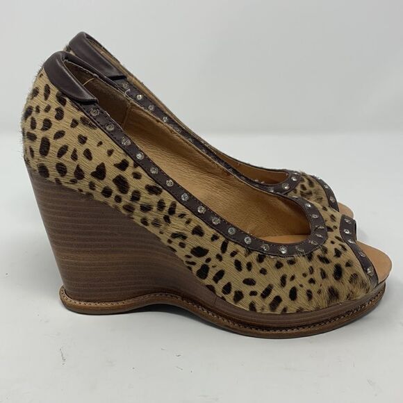 Yellow box Animal Print faux fur  Wedges Size 8 - Picture 2 of 10